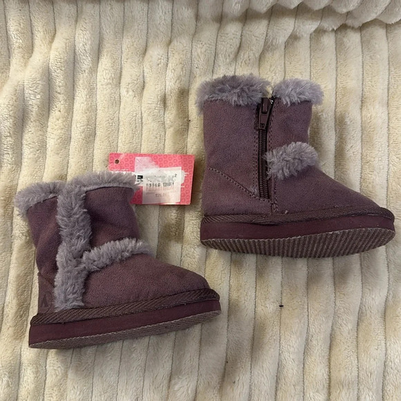 Airwalk Myra - NWT - Toddler Girls winter suede boots. Size 2 - Picture 3 of 6